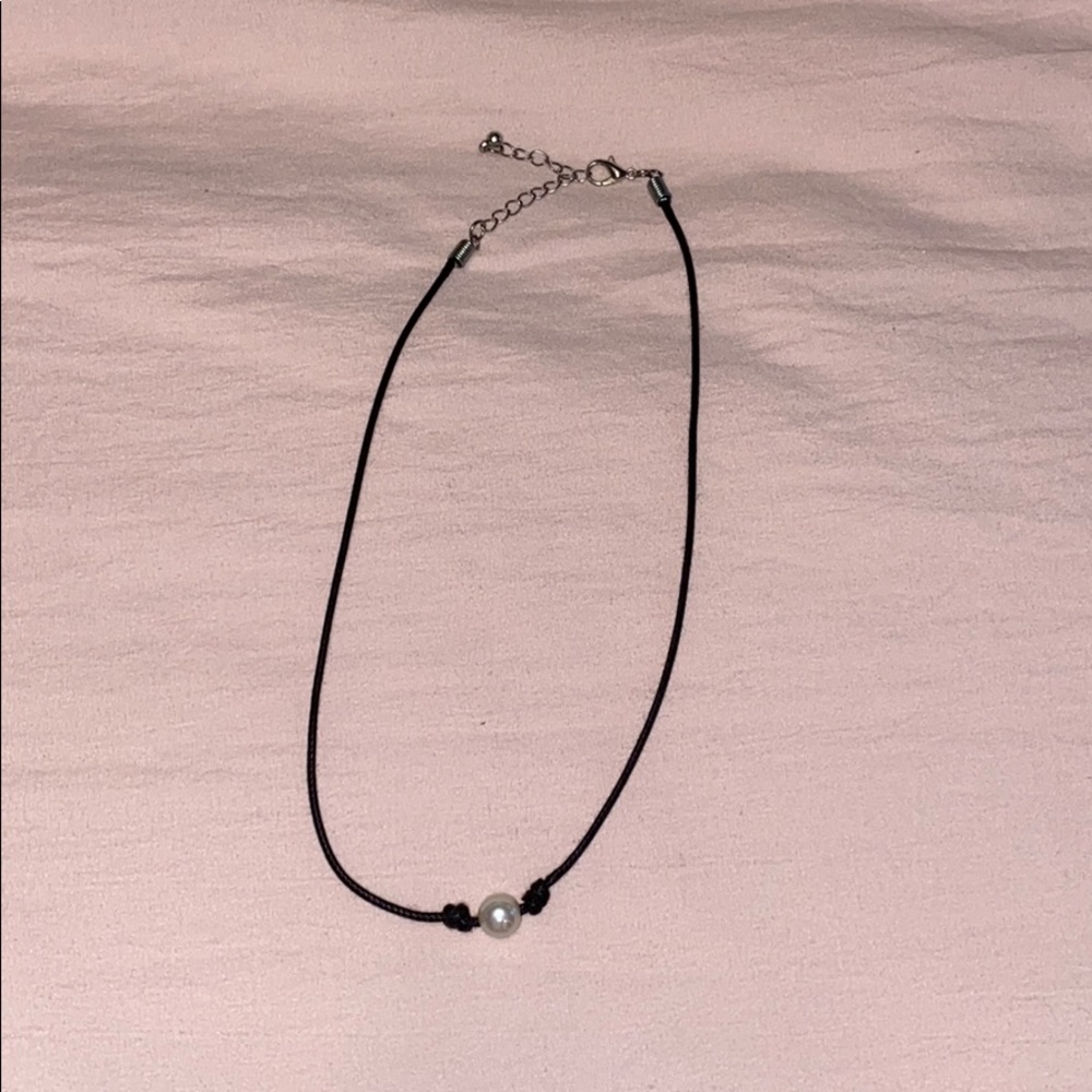 Pearl choker necklace